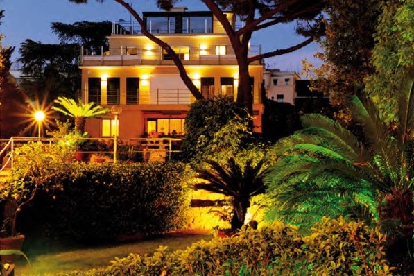 Gourmet Italian dinner party in the luxurious secret garden in Parioli neighbourhood